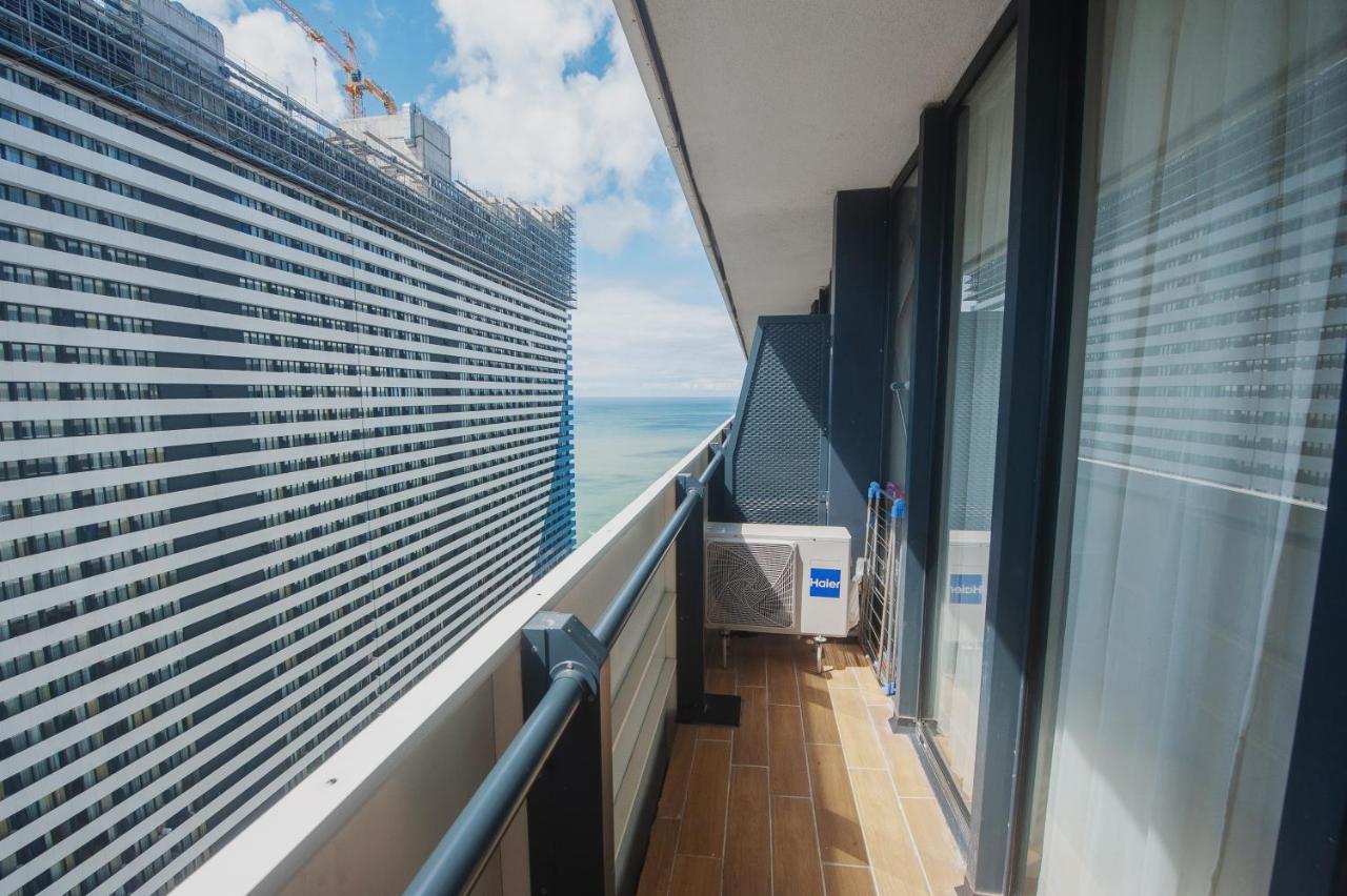 Orbi City Towers Batumi Bagian luar foto