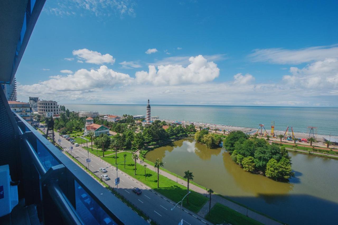Orbi City Towers Batumi Bagian luar foto