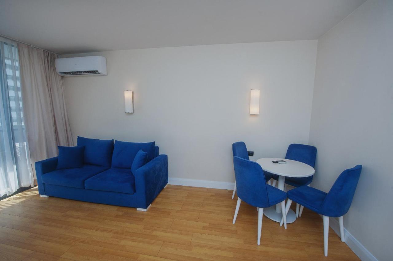 Orbi City Towers Batumi Bagian luar foto