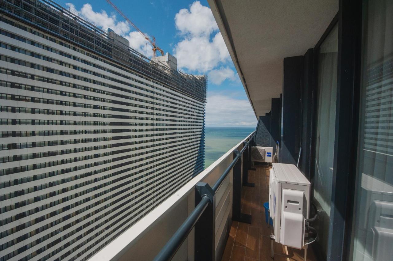 Orbi City Towers Batumi Bagian luar foto