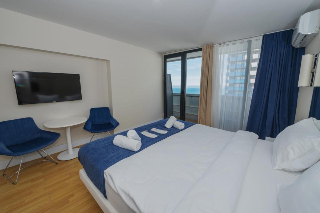Orbi City Towers Batumi Bagian luar foto