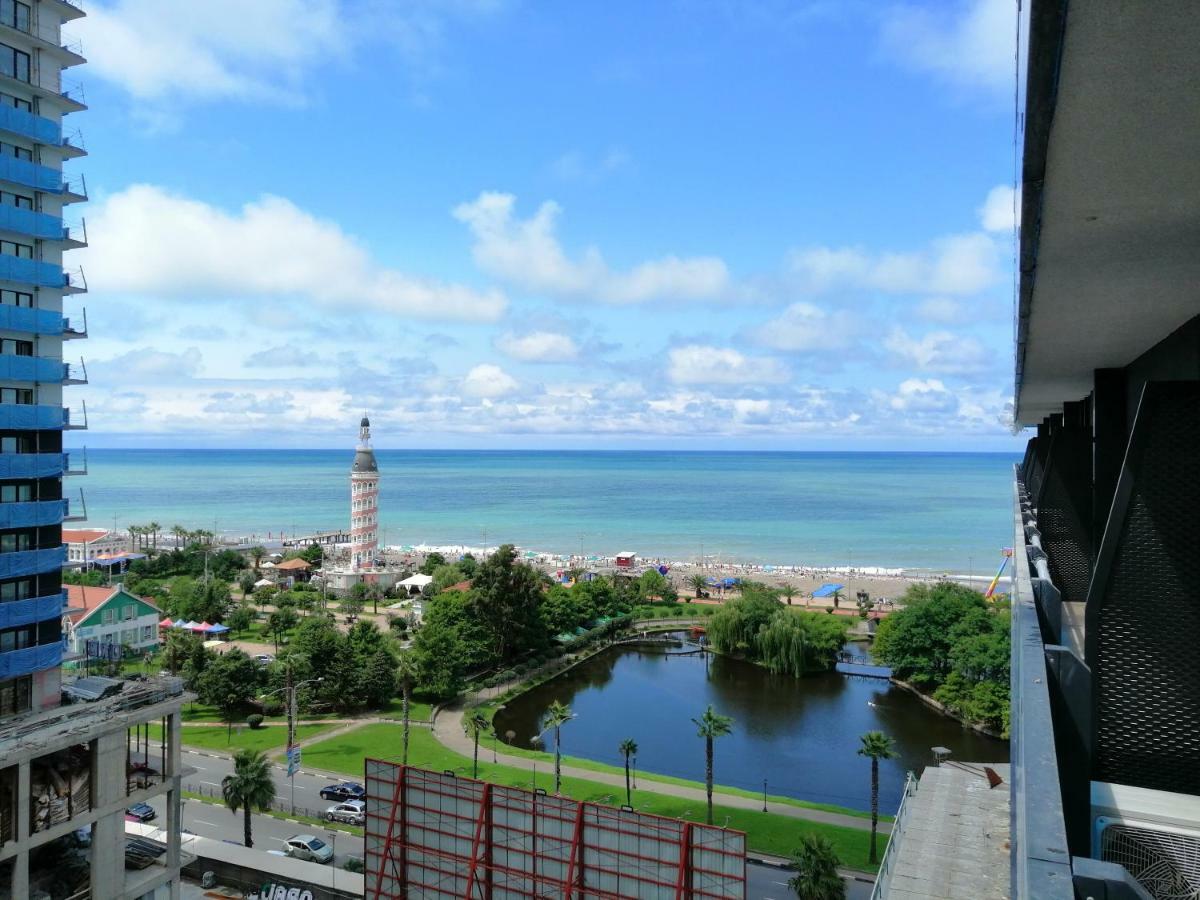 Orbi City Towers Batumi Bagian luar foto
