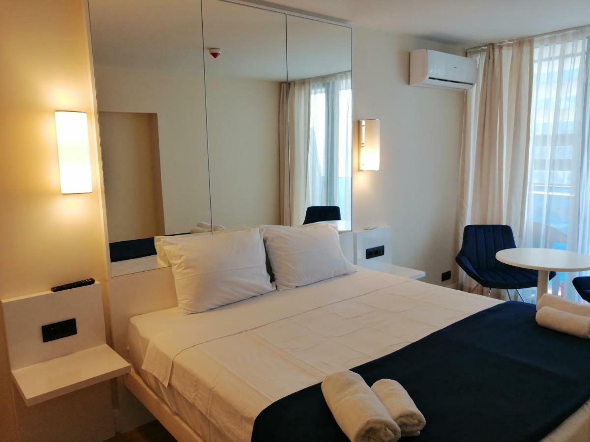 Orbi City Towers Batumi Bagian luar foto