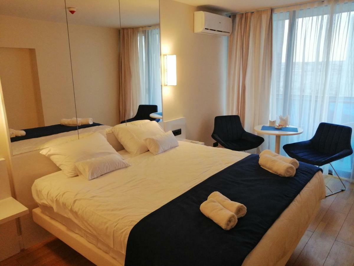Orbi City Towers Batumi Bagian luar foto