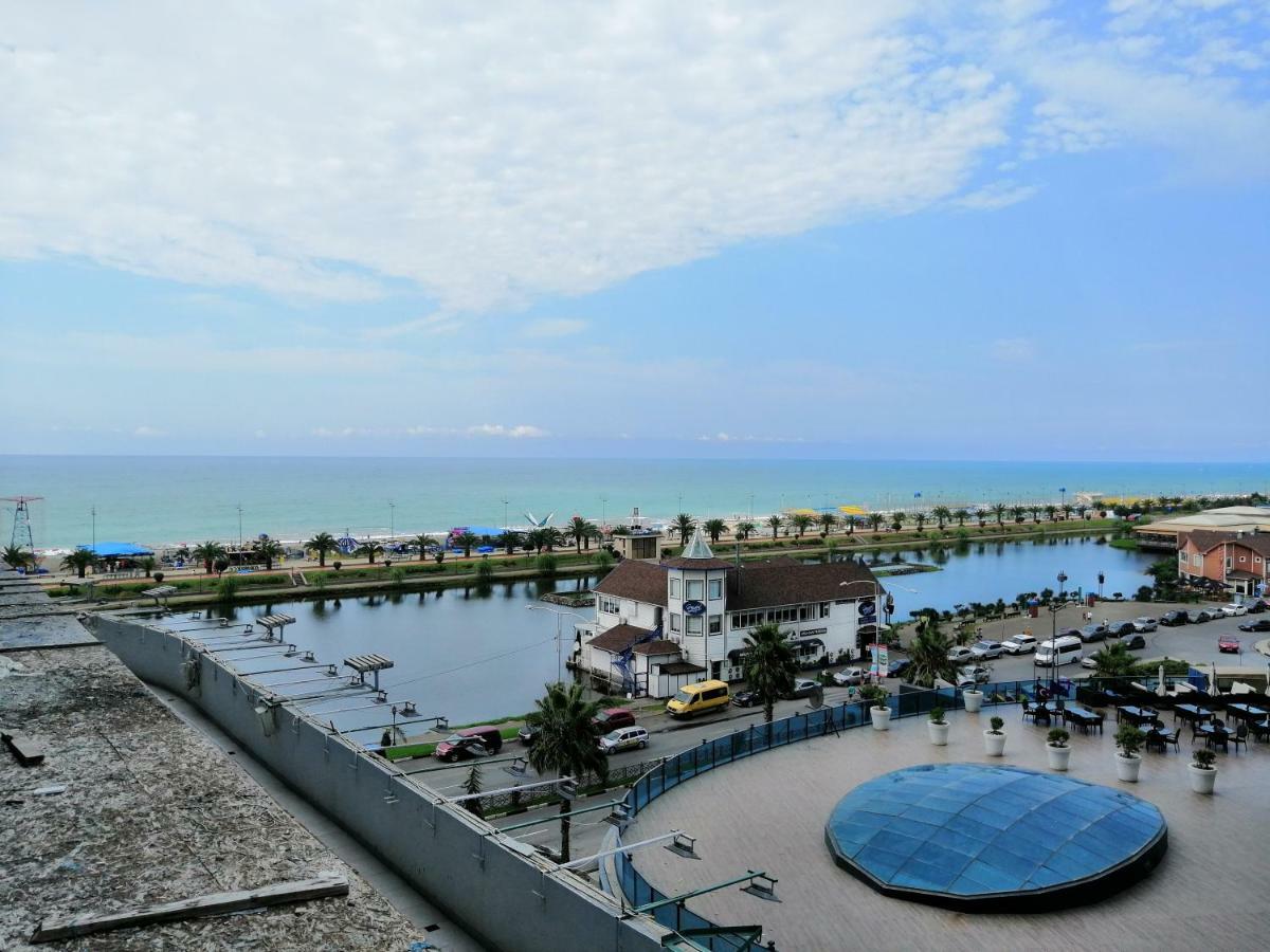 Orbi City Towers Batumi Bagian luar foto