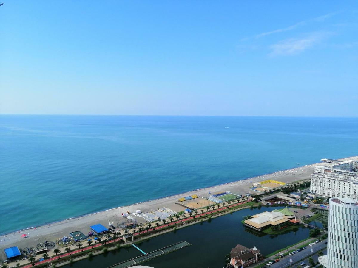 Orbi City Towers Batumi Bagian luar foto