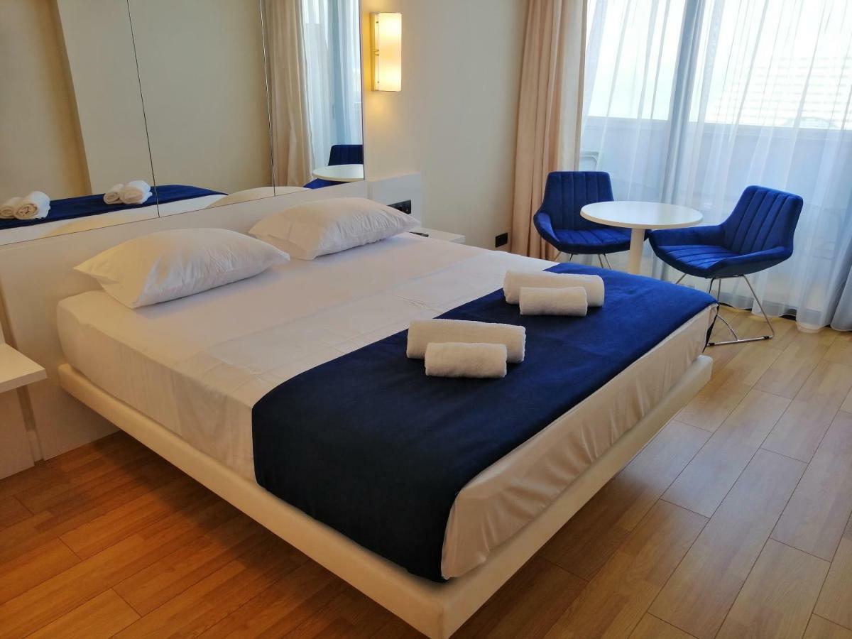 Orbi City Towers Batumi Bagian luar foto